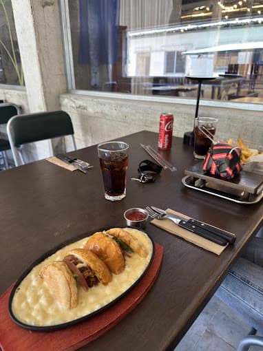 Burger On the Table (BOT) photo 4