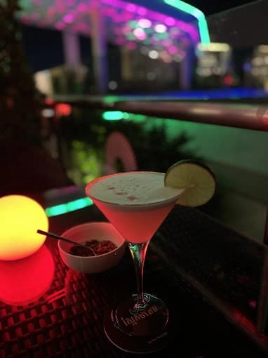 Cloud 9 Skybar