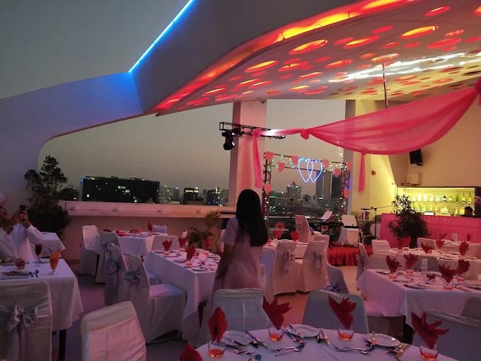Cloud 9 Skybar photo 3