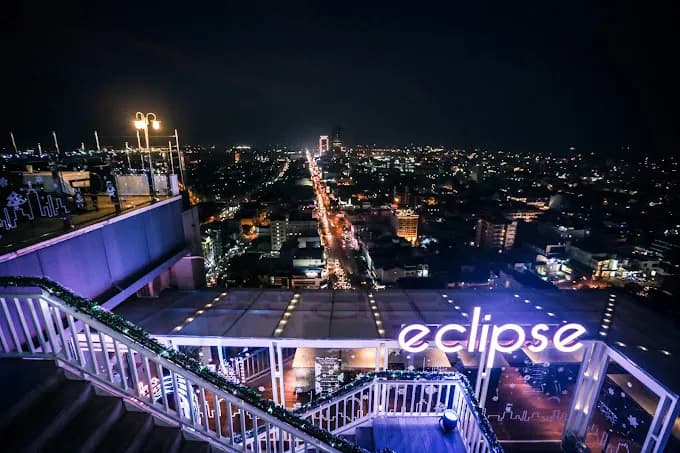 Eclipse Sky Bar