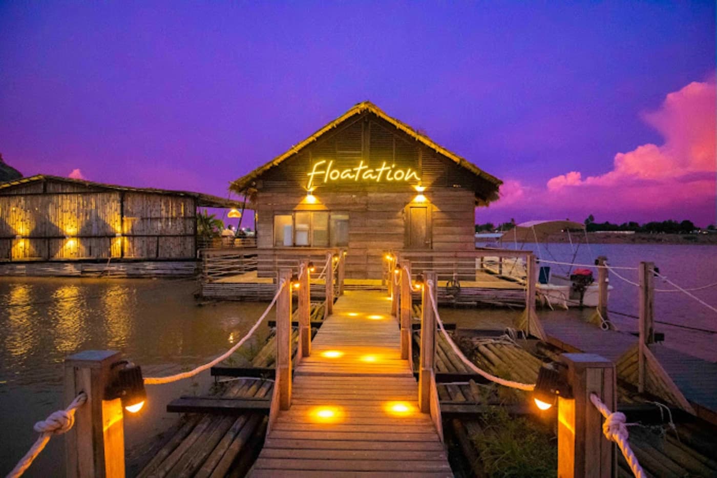 Floatation - Floating Bungalows
