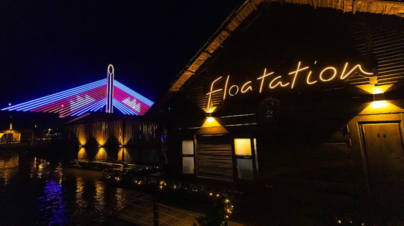 Floatation - Floating Bungalows photo 6