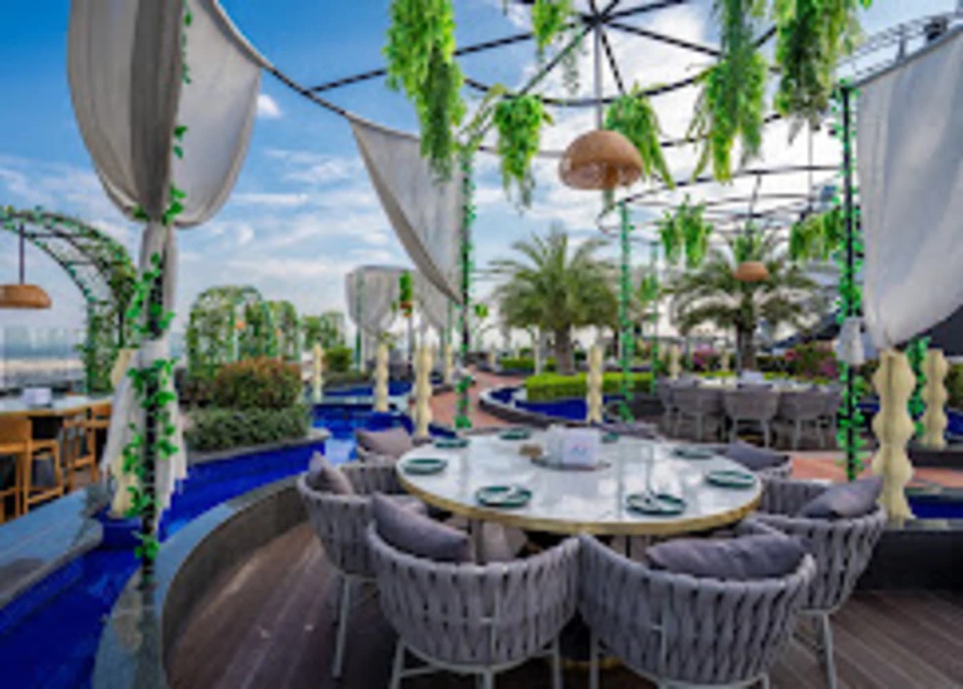 La Vida Sky Bar photo 3