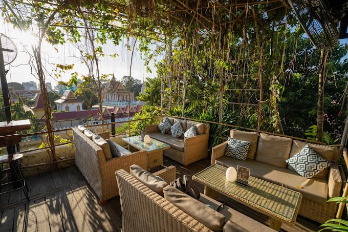 Organic Skybar at Palace Gate Hotel & Resort by EHM photo 5