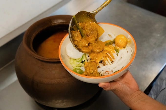 Romdeng Restaurant