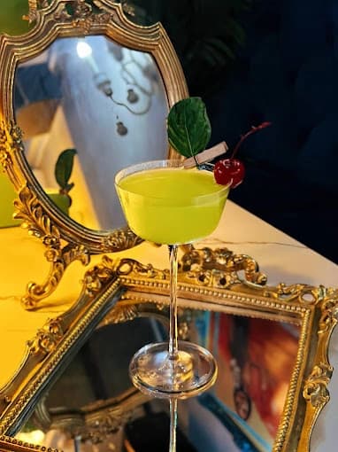 Groovy Room - Cocktail Bar